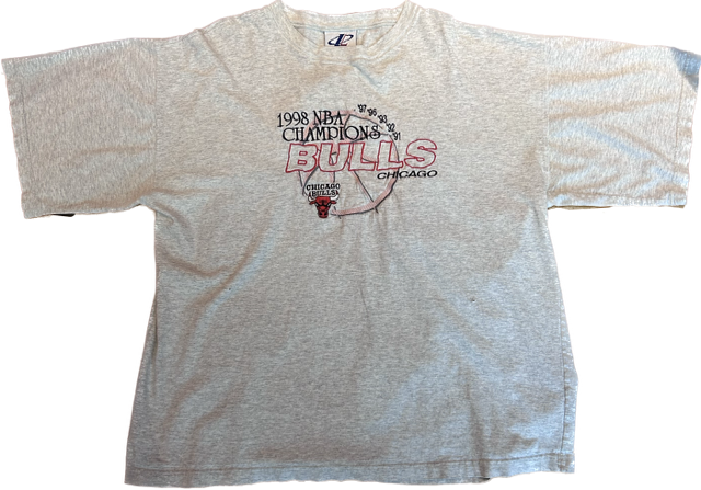 Vintage 1998 Chicago Bulls championship T-shirt ￼