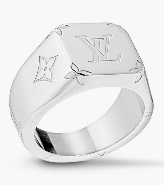 Louis Vuitton Monogram Signet Ring M00624
